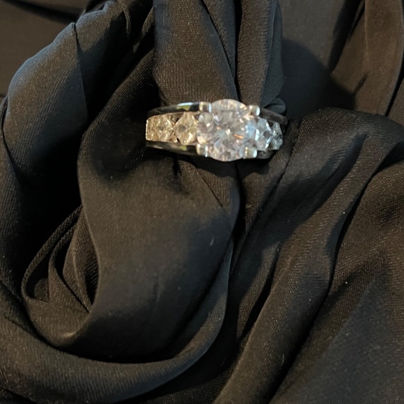 RINGS RINGS RINGS - Picture 8 of 10